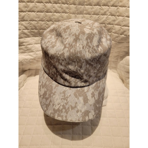 lululemon athletica Accessories - Lululemon Fast Free Run Hat Lightweight Grey Camo Adjustable Strap Neutral Sport